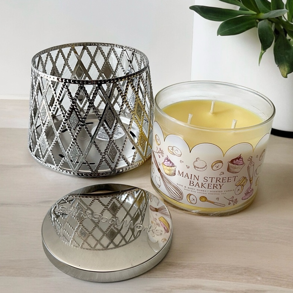 Bath & Body Works Argyle Candle Holder & Main Street Bakery 3-Wick Candle